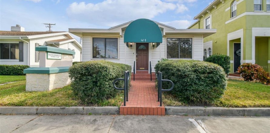 Immobilier commercial à Tampa, Floride 144.18 m2 № 1721765