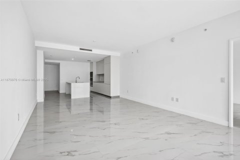 Condo in Miami, Florida, 3 bedrooms  № 1922182 - photo 9