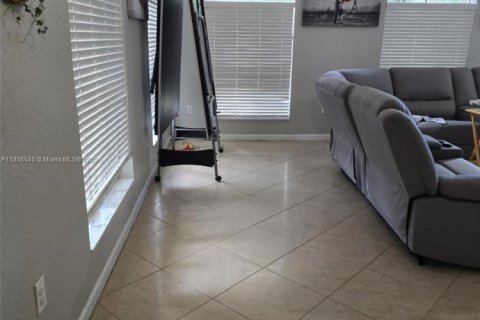 House in Homestead, Florida 3 bedrooms, 260.03 sq.m. № 1878552 - photo 5
