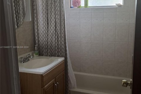 Villa ou maison à vendre à Cutler Bay, Floride: 4 chambres, 120.4 m2 № 2004648 - photo 6