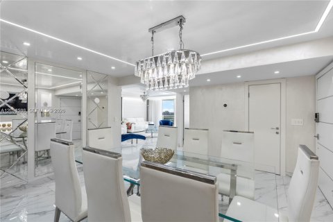 Condominio en alquiler en Hallandale Beach, Florida, 3 dormitorios, 172.43 m2 № 2088212 - foto 7