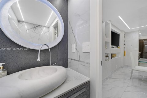 Condominio en alquiler en Hallandale Beach, Florida, 3 dormitorios, 172.43 m2 № 2088212 - foto 25