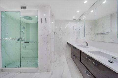 Condominio en alquiler en Hallandale Beach, Florida, 3 dormitorios, 172.43 m2 № 2088212 - foto 16