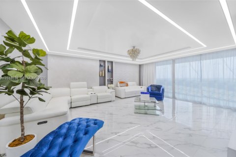 Condominio en alquiler en Hallandale Beach, Florida, 3 dormitorios, 172.43 m2 № 2088212 - foto 5