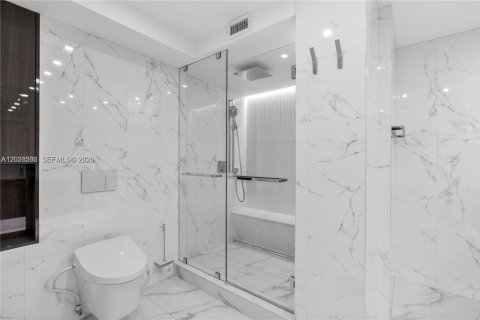 Condominio en alquiler en Hallandale Beach, Florida, 3 dormitorios, 172.43 m2 № 2088212 - foto 19