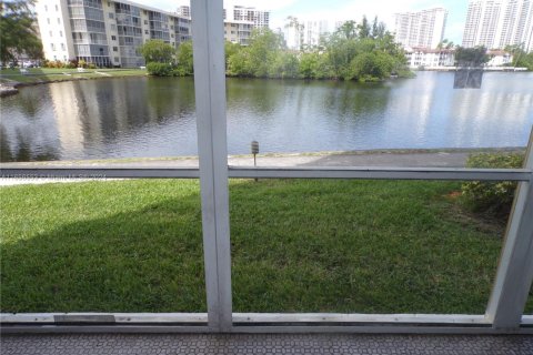 Condominio en venta en Aventura, Florida, 2 dormitorios, 100.61 m2 № 1763869 - foto 7