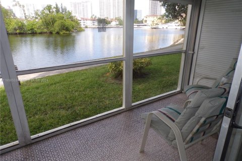 Condominio en venta en Aventura, Florida, 2 dormitorios, 100.61 m2 № 1763869 - foto 6