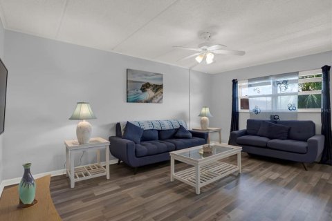 Condominio en venta en Largo, Florida, 2 dormitorios, 91.69 m2 № 1682987 - foto 9