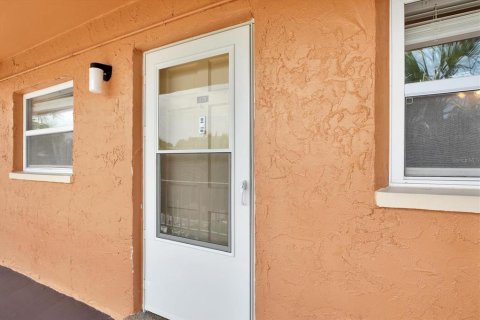 Condominio en venta en Largo, Florida, 2 dormitorios, 91.69 m2 № 1682987 - foto 2