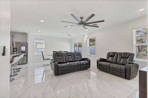 Villa ou maison à vendre à Bradenton, Floride: 4 chambres, 164.16 m2 № 1574153 - photo 2