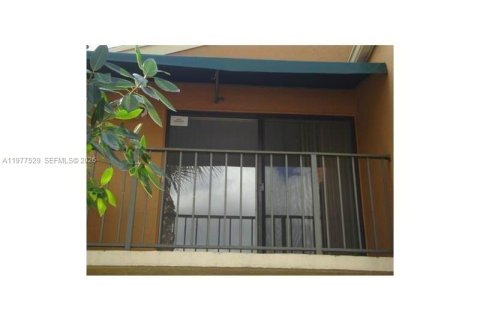 Снять в аренду кондоминиум в Майами, Флорида 1 спальня, 54.16м2, № 2042494 - фото 5