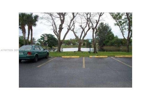 Снять в аренду кондоминиум в Майами, Флорида 1 спальня, 54.16м2, № 2042494 - фото 2