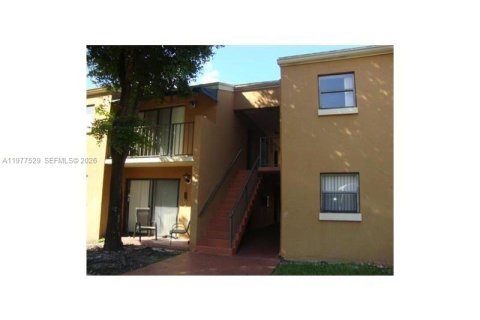 Снять в аренду кондоминиум в Майами, Флорида 1 спальня, 54.16м2, № 2042494 - фото 3