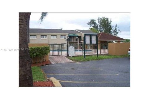 Снять в аренду кондоминиум в Майами, Флорида 1 спальня, 54.16м2, № 2042494 - фото 4