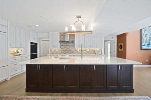 Condo in Bradenton, Florida, 5 bedrooms  № 1662255 - photo 18