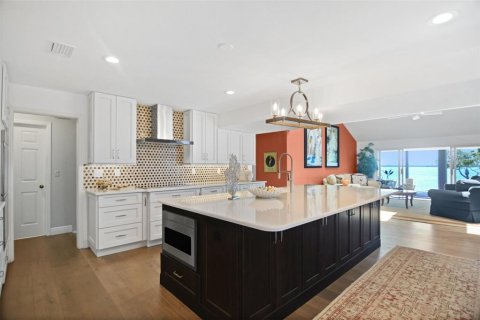 Condo in Bradenton, Florida, 5 bedrooms  № 1662255 - photo 19