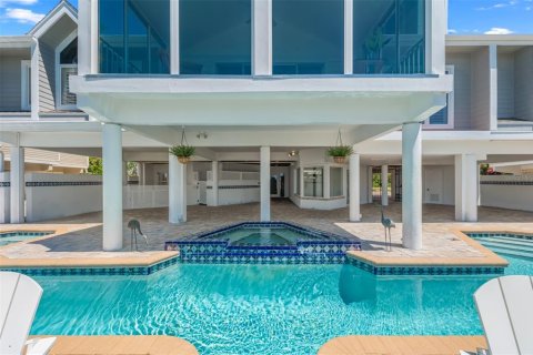 Condo in Bradenton, Florida, 5 bedrooms  № 1662255 - photo 29
