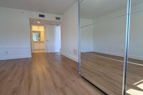 Condo in Dania Beach, Florida, 2 bedrooms  № 2422634 - photo 15