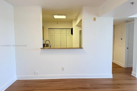 Condo in Dania Beach, Florida, 2 bedrooms  № 2422634 - photo 10