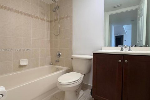 Condo in Dania Beach, Florida, 2 bedrooms  № 2422634 - photo 20