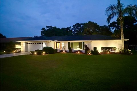 Villa ou maison à louer à Sarasota, Floride: 3 chambres, 197.42 m2 № 1835253 - photo 1