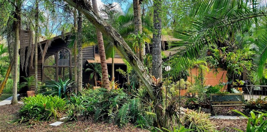 House in Oviedo, Florida 3 bedrooms, 254.18 sq.m. № 1560949