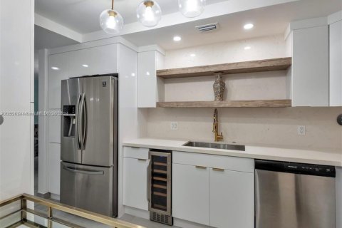 Condominio en alquiler en Hollywood, Florida, 2 dormitorios, 107.12 m2 № 2039891 - foto 12