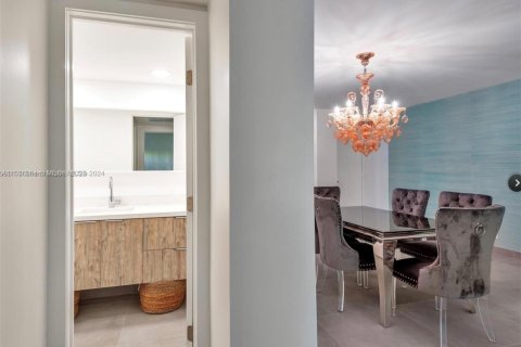 Condominio en alquiler en Hollywood, Florida, 2 dormitorios, 107.12 m2 № 2039891 - foto 16