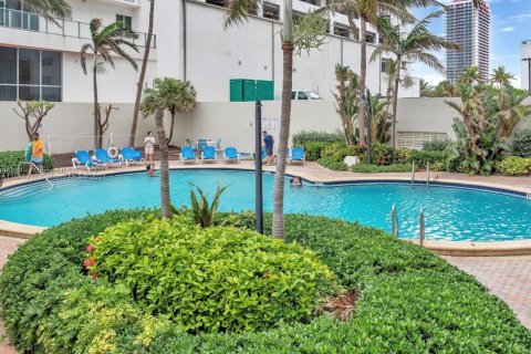Condominio en alquiler en Hollywood, Florida, 2 dormitorios, 107.12 m2 № 2039891 - foto 20