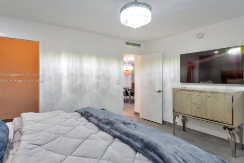 Condominio en alquiler en Hollywood, Florida, 2 dormitorios, 107.12 m2 № 2039891 - foto 11