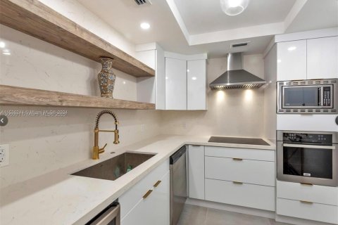 Condominio en alquiler en Hollywood, Florida, 2 dormitorios, 107.12 m2 № 2039891 - foto 6