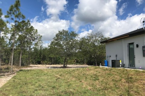 House in Lehigh Acres, Florida 3 bedrooms № 1840952 - photo 3