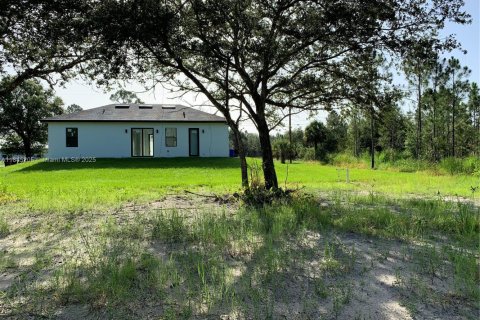 House in Lehigh Acres, Florida 3 bedrooms № 1840952 - photo 14