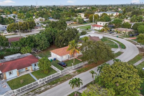 Villa ou maison à vendre à Miami Gardens, Floride: 3 chambres, 110.74 m2 № 1975466 - photo 10