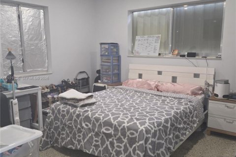 Купить виллу или дом в Майами-Гарденс, Флорида 3 спальни, 110.74м2, № 1975466 - фото 24