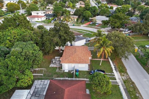 Villa ou maison à vendre à Miami Gardens, Floride: 3 chambres, 110.74 m2 № 1975466 - photo 6