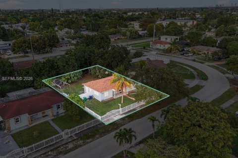 Villa ou maison à vendre à Miami Gardens, Floride: 3 chambres, 110.74 m2 № 1975466 - photo 4