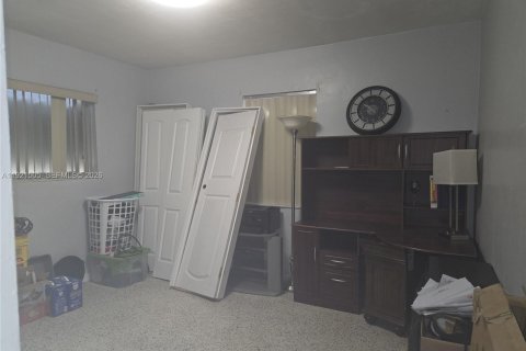 Купить виллу или дом в Майами-Гарденс, Флорида 3 спальни, 110.74м2, № 1975466 - фото 29