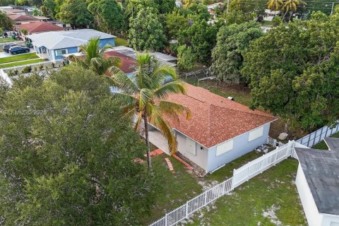 Villa ou maison à vendre à Miami Gardens, Floride: 3 chambres, 110.74 m2 № 1975466 - photo 21