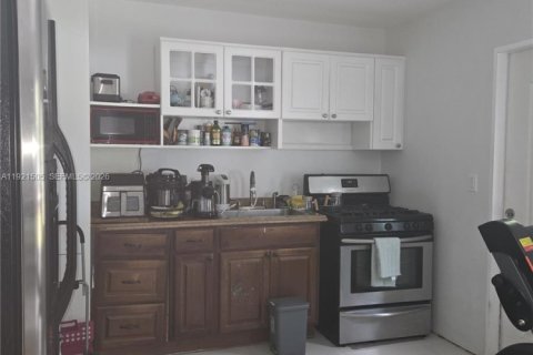 Купить виллу или дом в Майами-Гарденс, Флорида 3 спальни, 110.74м2, № 1975466 - фото 23