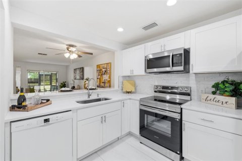 Condo in Clearwater, Florida, 2 bedrooms № 2203921 - photo 8
