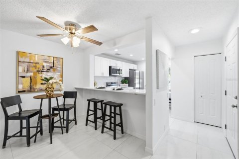 Condo in Clearwater, Florida, 2 bedrooms № 2203921 - photo 9