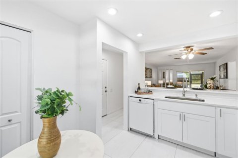 Condo in Clearwater, Florida, 2 bedrooms № 2203921 - photo 25