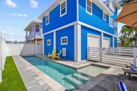 Villa ou maison à Madeira Beach, Floride 3 chambres, 138.24 m2 № 2421825