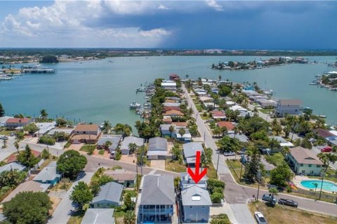Villa ou maison à louer à Madeira Beach, Floride: 3 chambres, 138.24 m2 № 2421825 - photo 2