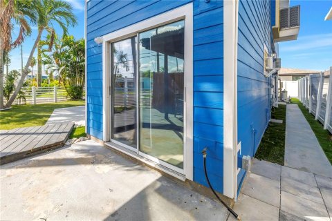 Villa ou maison à louer à Madeira Beach, Floride: 3 chambres, 138.24 m2 № 2421825 - photo 18