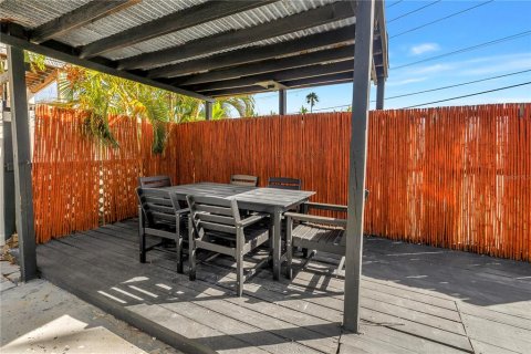 Villa ou maison à louer à Madeira Beach, Floride: 3 chambres, 138.24 m2 № 2421825 - photo 19