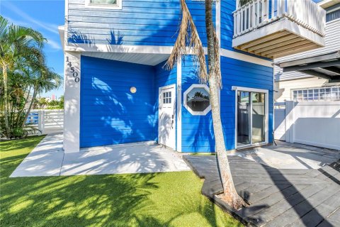 Villa ou maison à louer à Madeira Beach, Floride: 3 chambres, 138.24 m2 № 2421825 - photo 14