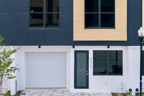 Townhouse in Tampa, Florida 4 bedrooms, 199.09 sq.m. № 2396343