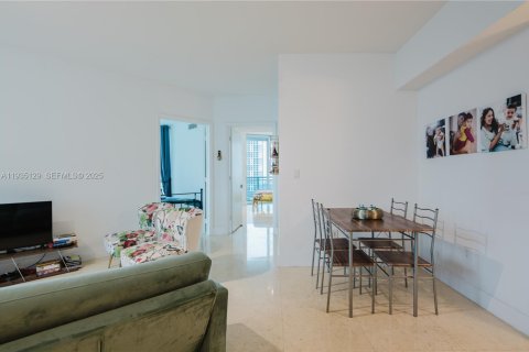 Condo in Miami, Florida, 2 bedrooms  № 2052768 - photo 7